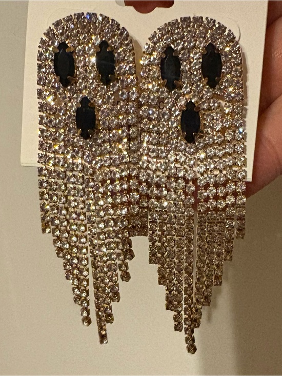 Jewelry - HALLOWEEN COMING SOON! Sparkly Ghost Earrings!
